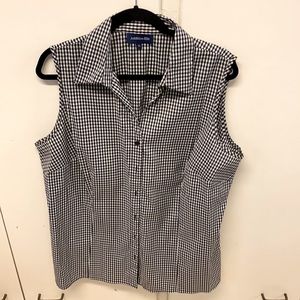 Sleeveless gingham black and white shirt